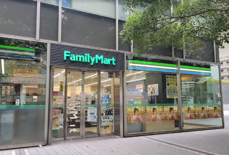 コンビニ　ファミリーマート 名古屋広小路伏見店（コンビニ）まで269m