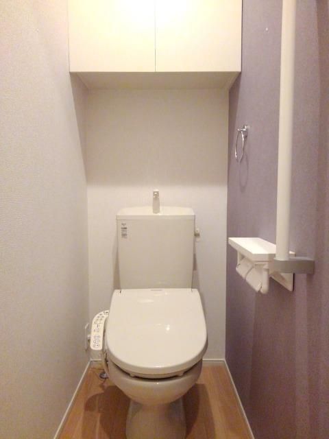 トイレ　落ち着いたトイレです