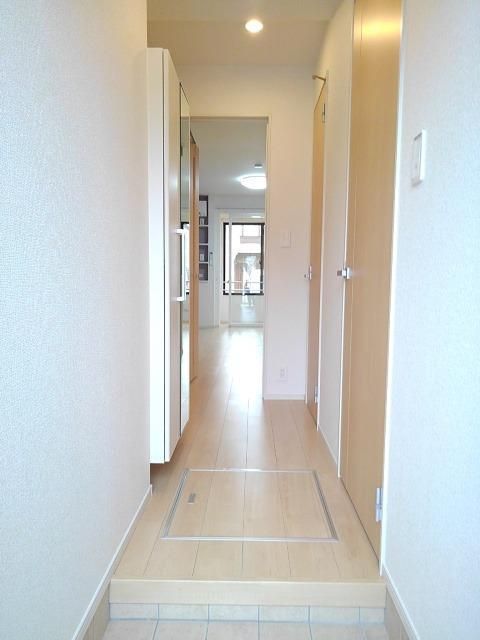 玄関　収納もある玄関です