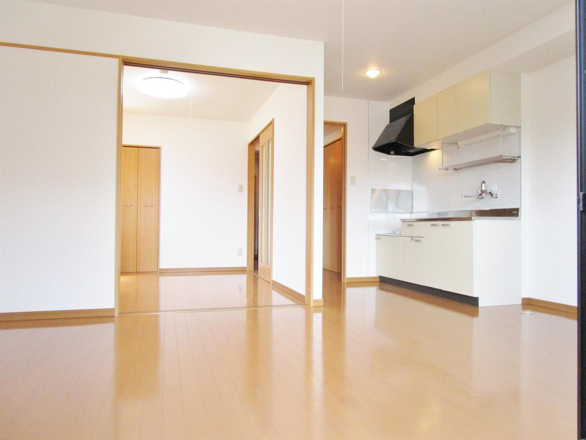 居室・リビング　反転です。