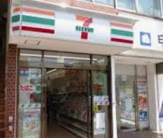 コンビニ　セブンイレブン世田谷上北沢駅前店（コンビニ）まで382m