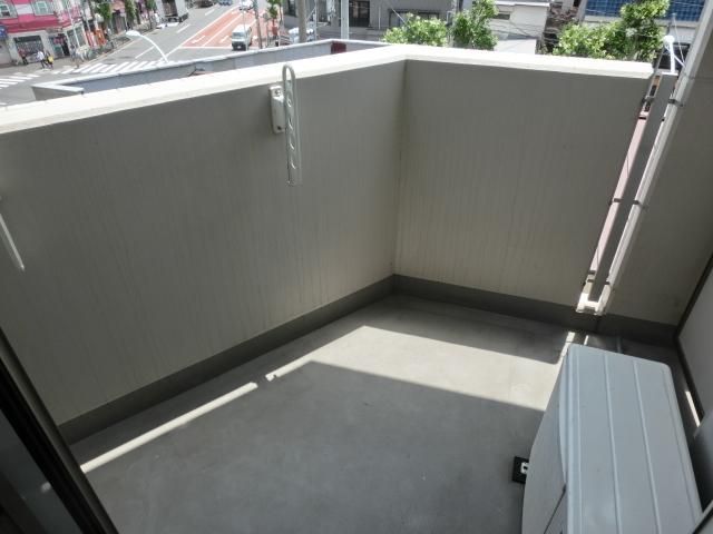 バルコニー　日当たりが良い