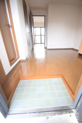 玄関　落ち着いた玄関です