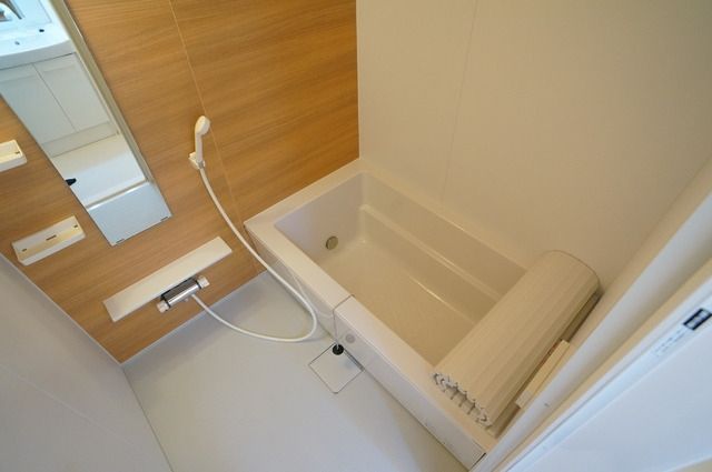 バス・シャワールーム　追焚と浴室乾燥が可能です