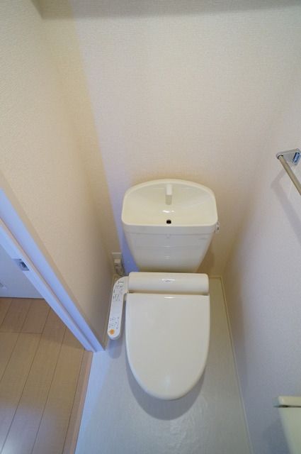 トイレ　ウォシュレット付