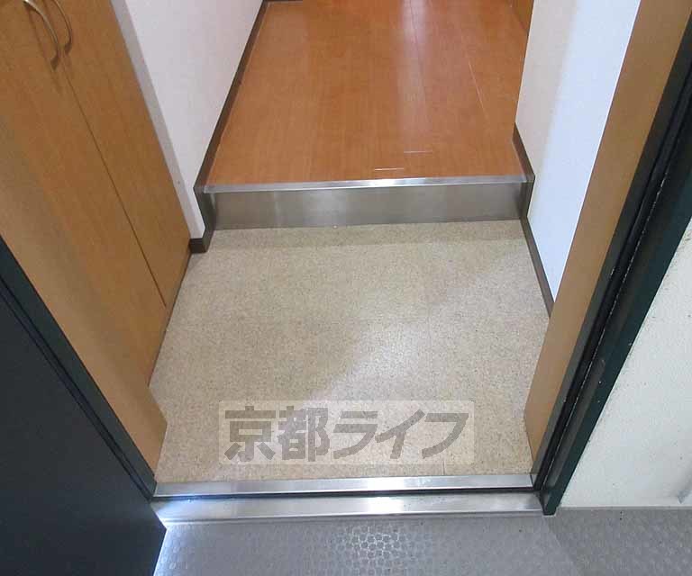 玄関　ひろびろとした玄関スペースです