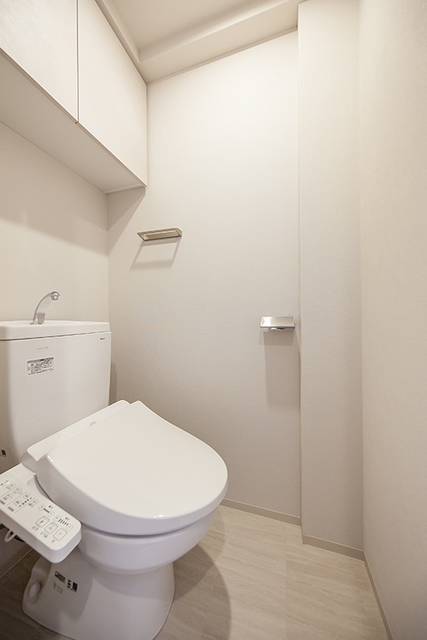 トイレ　※写真は同タイプ住戸です。