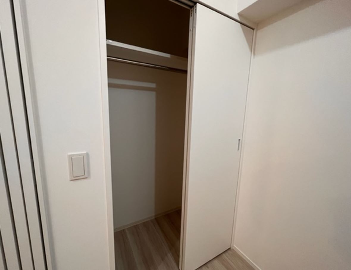 収納　★ハンガーラック付き収納