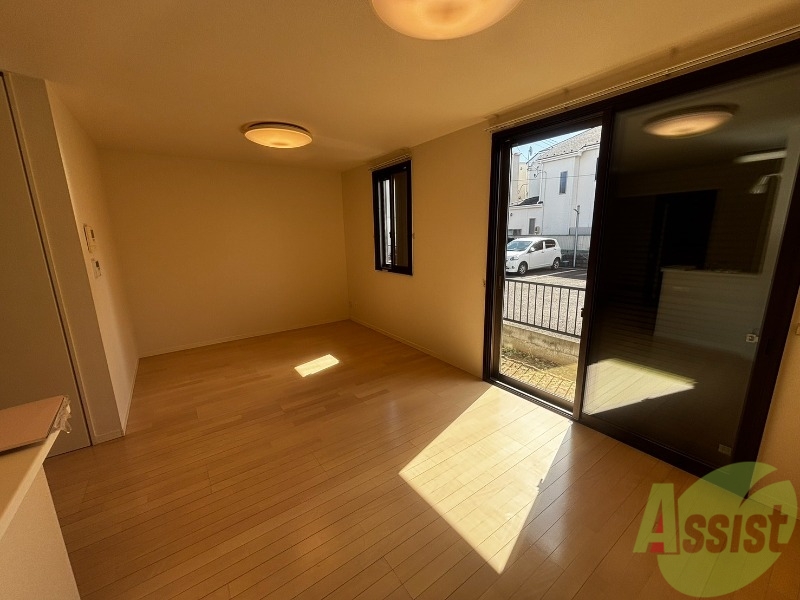 居室・リビング　１５．３帖のＬＤＫ。いろいろな家具の配置を考えられそうですね