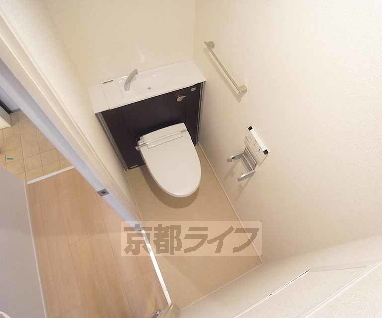 トイレ　ウォシュレット付きです。