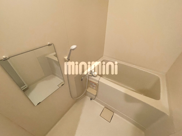 バス・シャワールーム　バストイレ別です