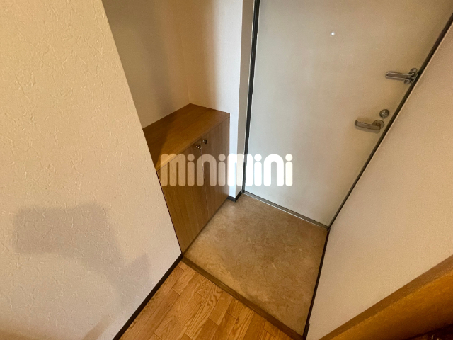 玄関　玄関シューズボックス付き