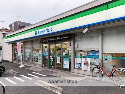 コンビニ　ファミリーマート板橋東新町二丁目店（コンビニ）まで590m