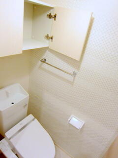 トイレ　写真は参考写真となります。現状優先