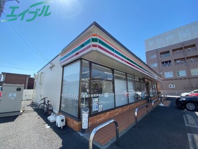 コンビニ　セブンイレブン四日市中浜田町店（コンビニ）まで185m