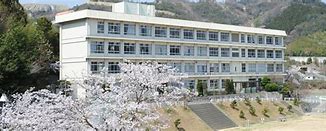 中学校　姫路市立城山中学校（中学校）まで2609m