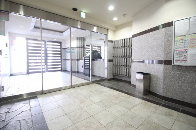 エントランス　ルミナーレ天王寺