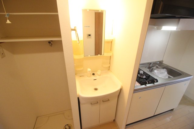 洗面設備　ルミナーレ天王寺