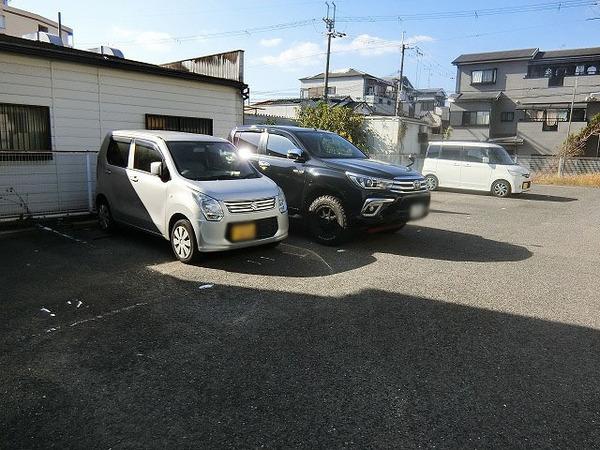 駐車場　敷地内駐車場！
