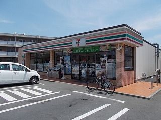 コンビニ　セブンイレブン朝日町４丁目店（コンビニ）まで450m