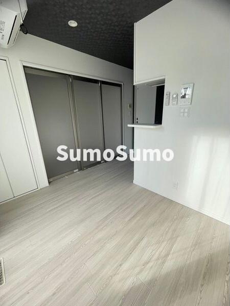 居室・リビング　こちらのリビングで趣味の時間をお楽しみください