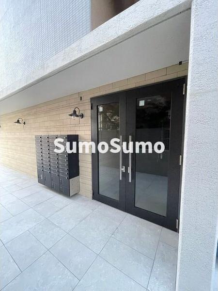 エントランス　落ち着いたエントランスです