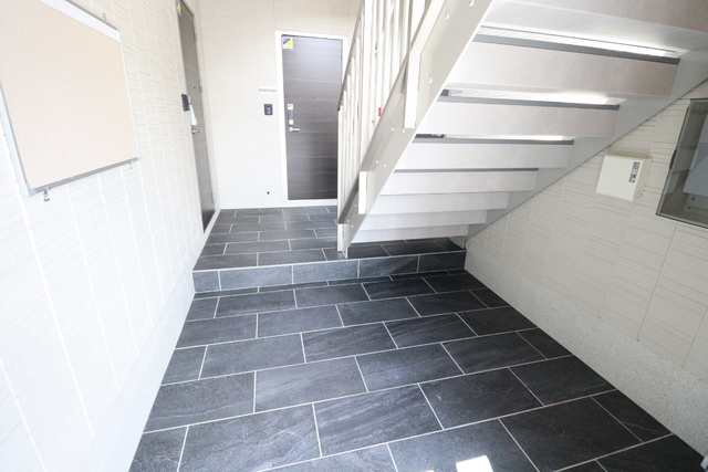 エントランス　共用階段