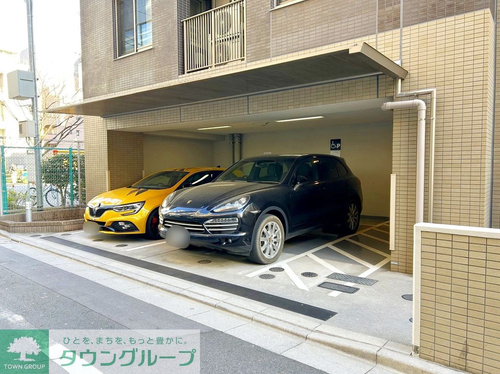 駐車場　駐車場