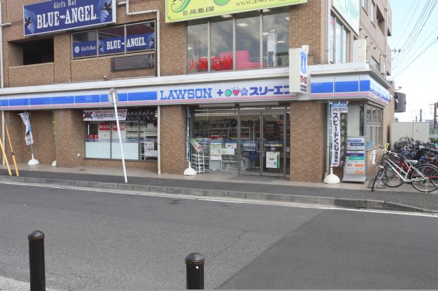 コンビニ　スリーエフ（コンビニ）まで490m