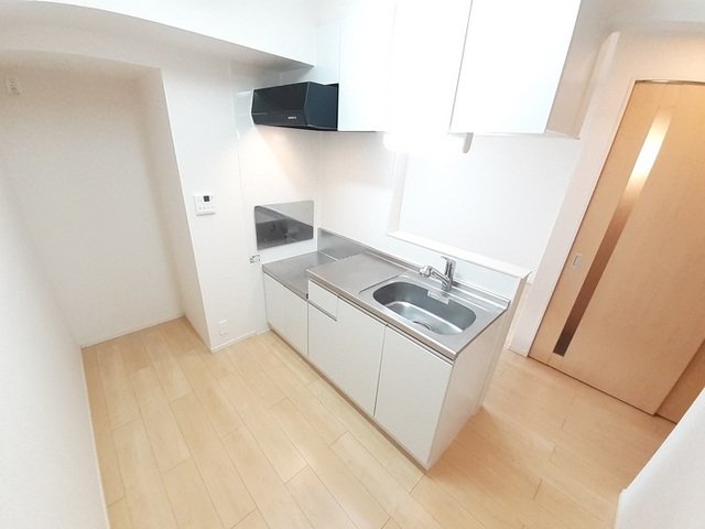 キッチン　現況優先となります。現地にて間取り・仕様等をお確かめ下さい。
