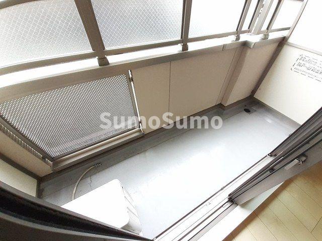 バルコニー　バルコニーからの眺めを楽しみながら食事をしませんか