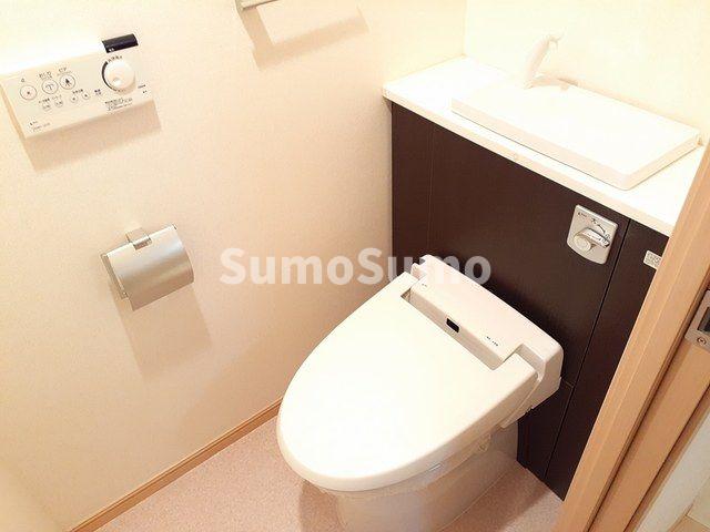 トイレ　清潔感のあるトイレです