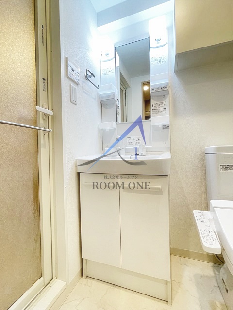 洗面設備　独立洗面台です。