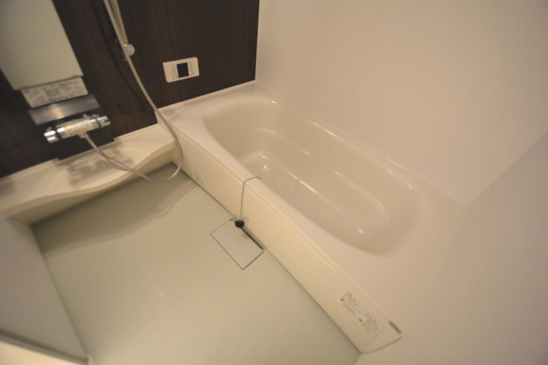 バス・シャワールーム　浴室乾燥機付きで便利です！