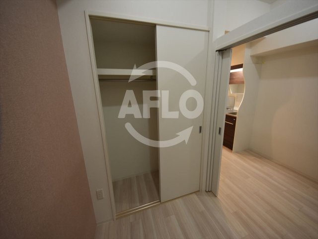 収納　セレニテ天満橋アリア　クローゼット