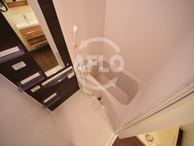 バス・シャワールーム　セレニテ天満橋アリア　浴室