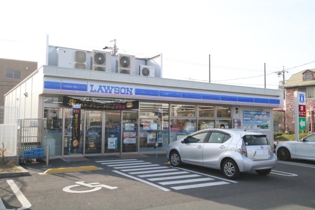 コンビニ　ローソン　中川助光三丁目店（コンビニ）まで800m