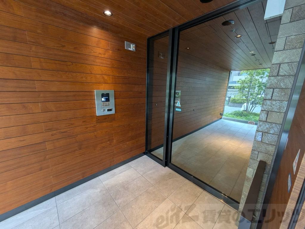 セキュリティ　エントランス