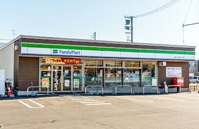 コンビニ　ファミリーマート札幌北41条東13丁目店（コンビニ）まで254m