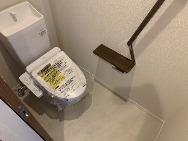 トイレ　写真は同型イメージです