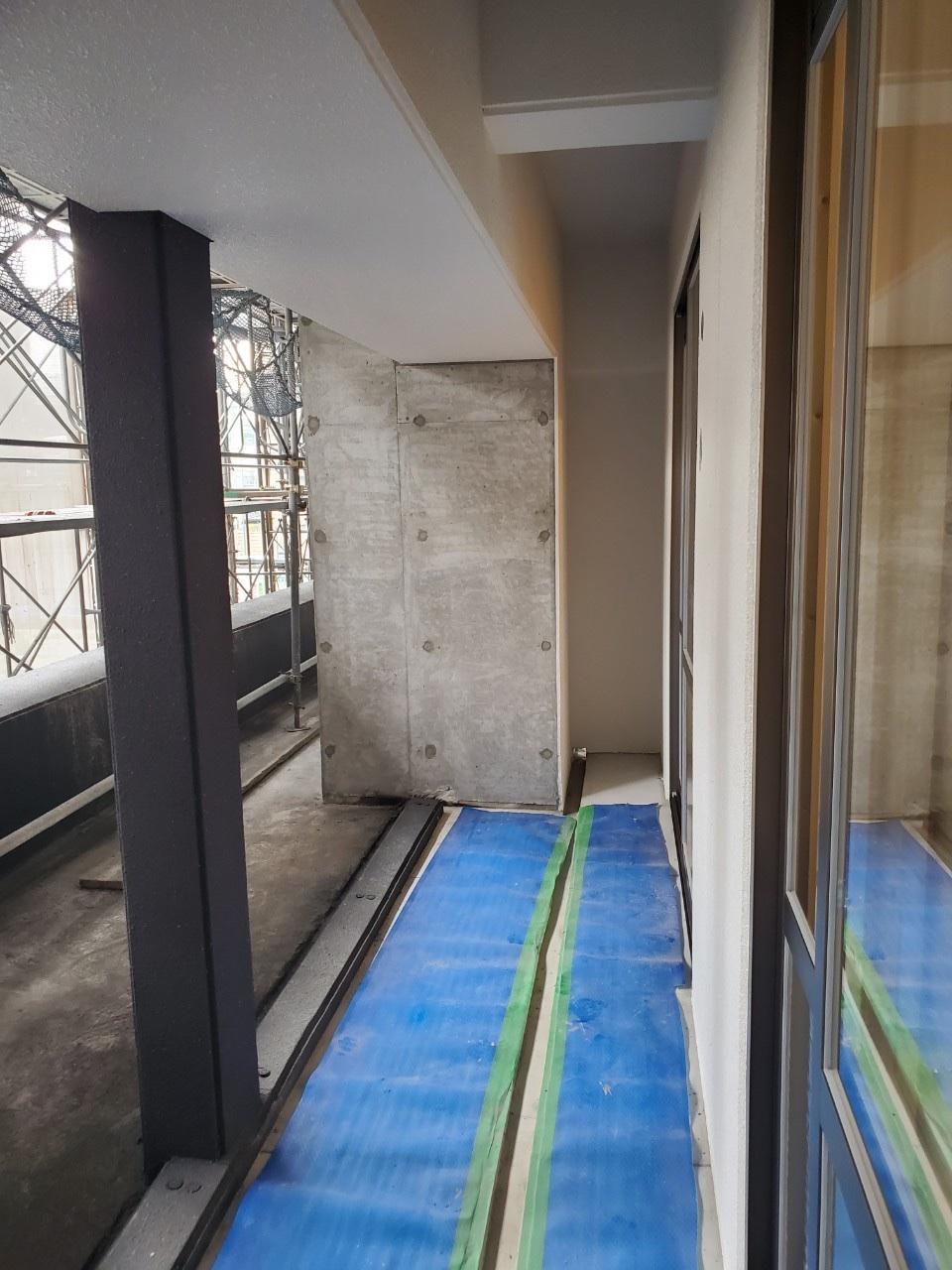 バルコニー　バルコニー