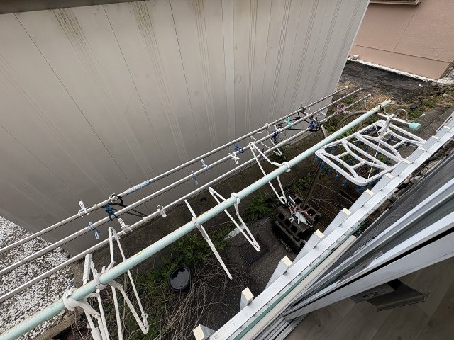 バルコニー　暖かな日差しのふりそそぐバルコニー