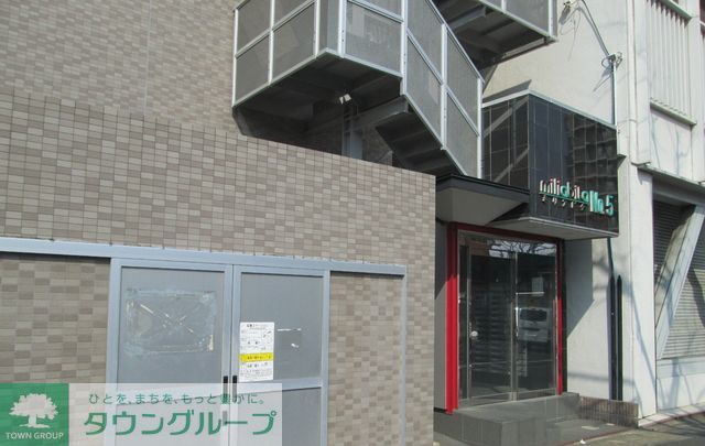 玄関　ゴミ置き場