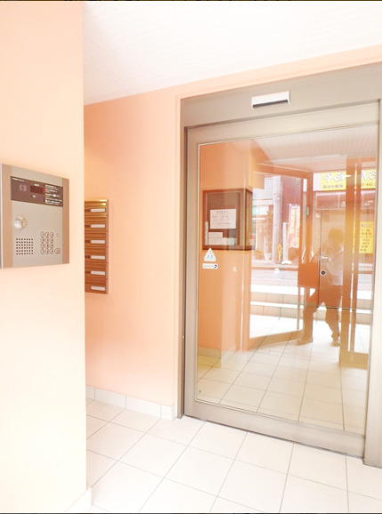 エントランス　【駅徒歩2分の好立地！】お問い合わせはお早めに♪