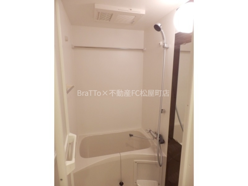 バス・シャワールーム　バス（浴室乾燥機付き）