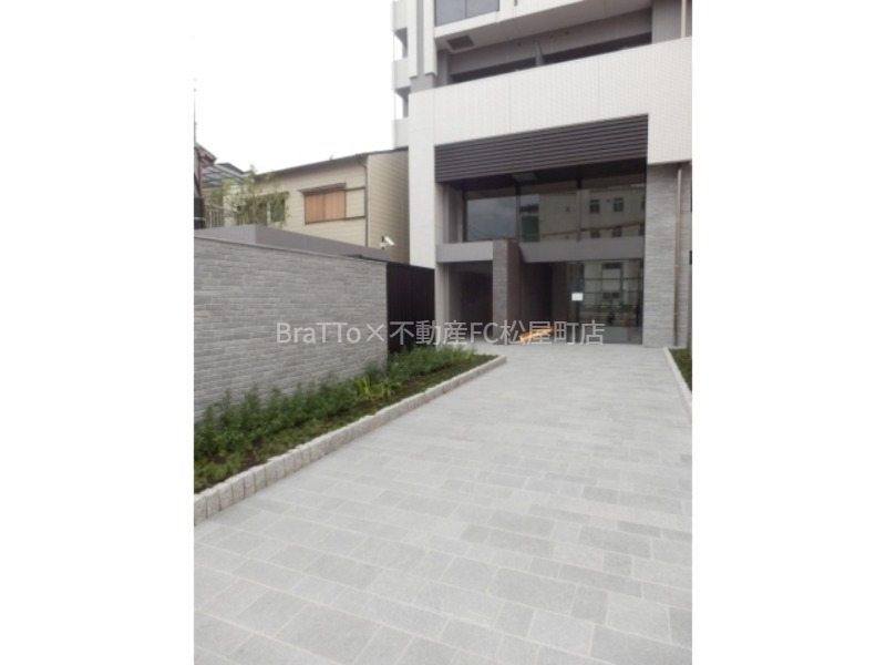 エントランス　マンション共用部分