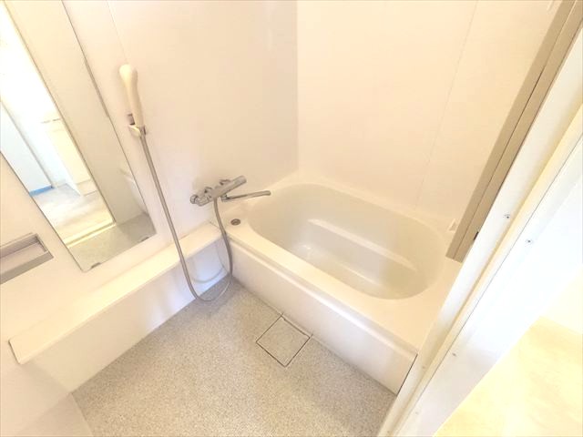 バス・シャワールーム　綺麗な浴室です。