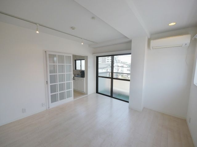 居室・リビング　★お部屋探しは株式会社タウンハウジング東京まで★