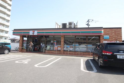 コンビニ　セブンイレブン 福岡高宮1丁目店（コンビニ）まで435m