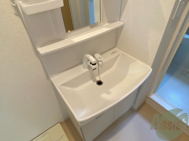 洗面設備　洗面台は独立しています。朝の身支度はこちらでどうぞ～